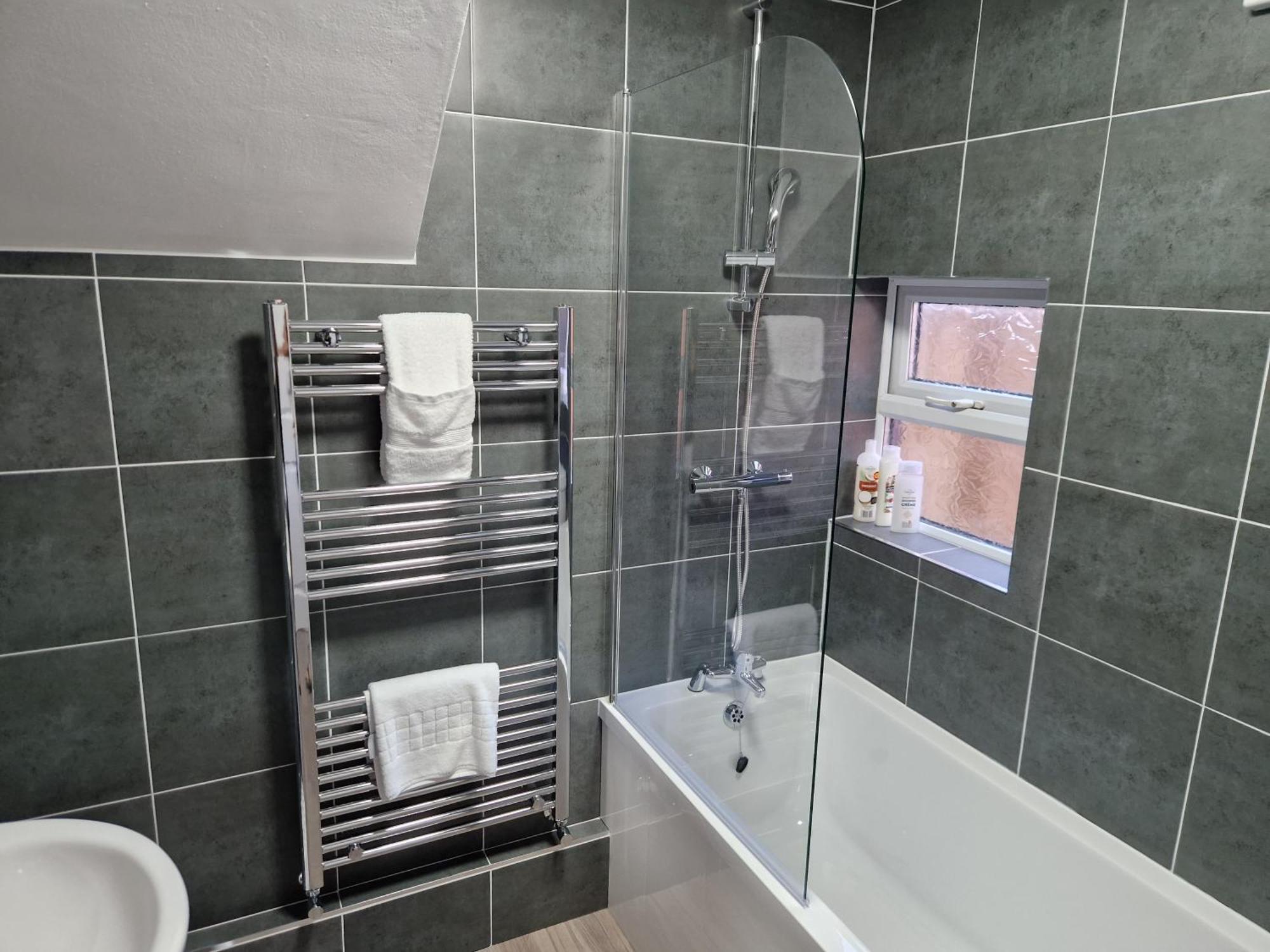 Birtley'S Amethyst, 3 Bedroom Apt ,Sleeps 6 Guest Birtley  エクステリア 写真